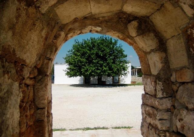 Masseria Quis Ut Deus Crispiano Buitenkant foto