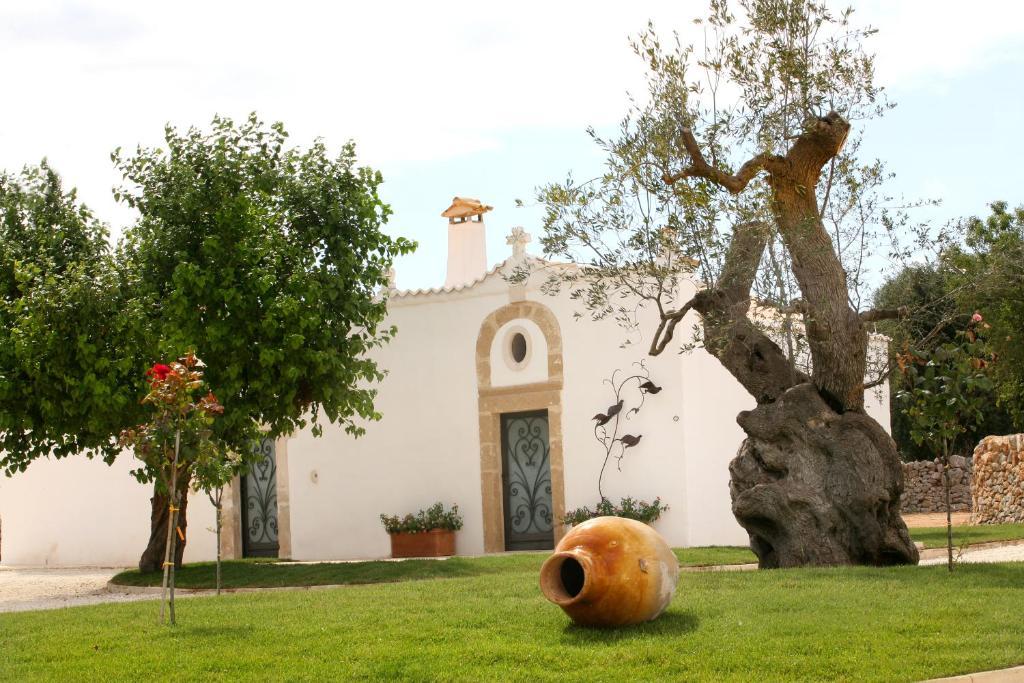 Masseria Quis Ut Deus Crispiano Buitenkant foto